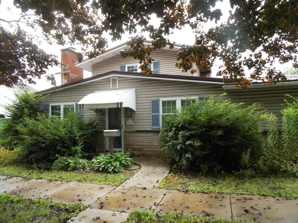 825 E Main St, Reynoldsville, PA 15851