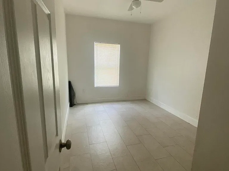 2604 NW 20th St — Photo 5