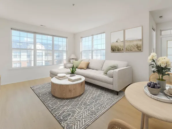 Four Avenue image 10 of 69