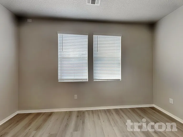 4872 Blackburn Rd NE — Photo 4