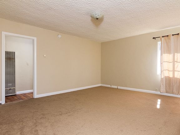 4th image of 127 Miller Pl