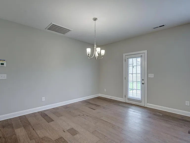 60 Kingsly Dr — Photo 17
