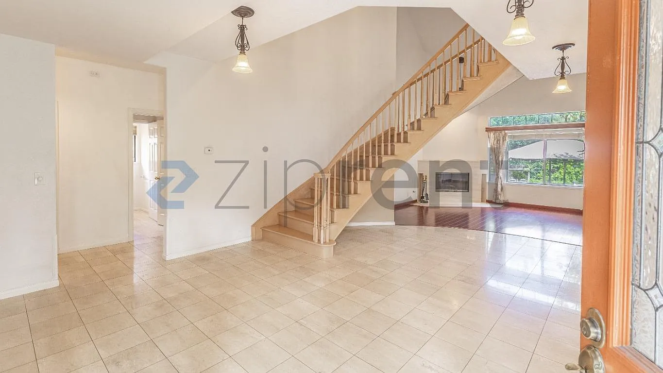 4 bed, 2.5 bath, 2994 sqft, $6,500 — Photo 3
