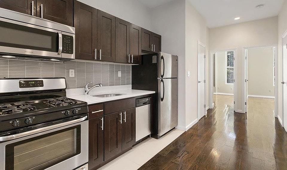 1st image of 196 Sackett St #1R