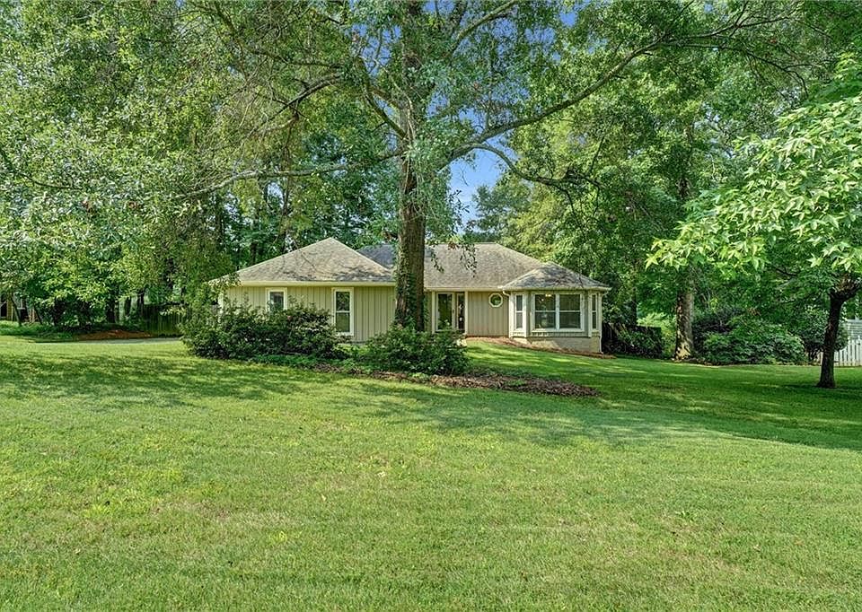 1st image of 3115 Country Lake Dr