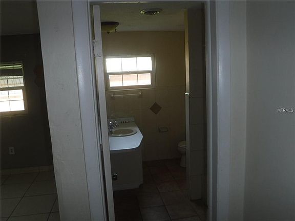 5th image of 1418 Henry Balch Dr