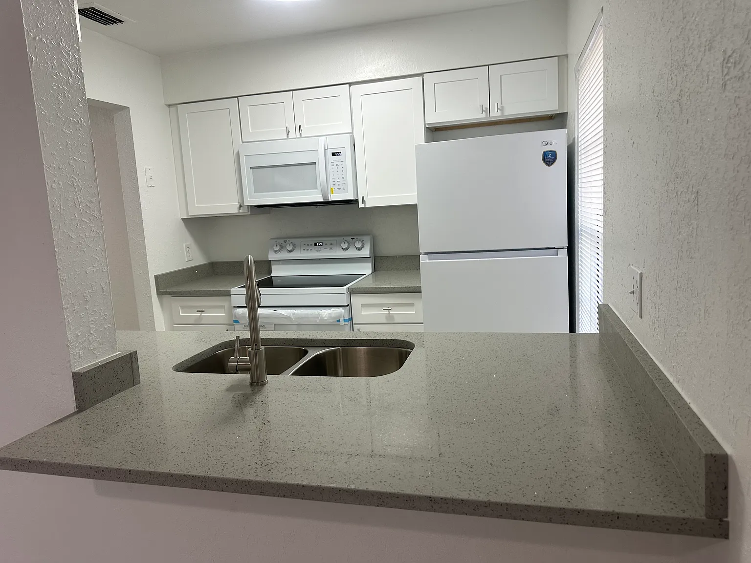 2 bed, 960 sqft, $1,650 — Photo 2