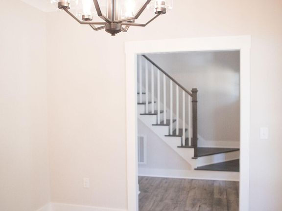5th image of 115 Brisbayne Circle