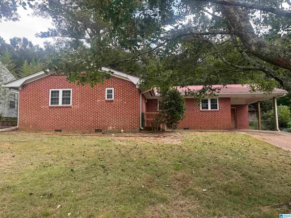 373 Pinehurst Dr, Talladega, AL 35160