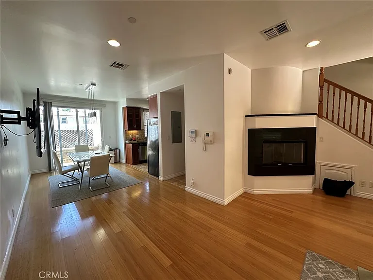 270 E Glenarm St — Photo 9