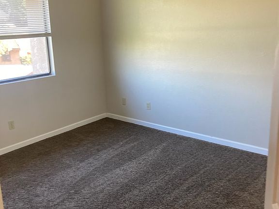 4th image of 1099 Stonegate Cove Dr