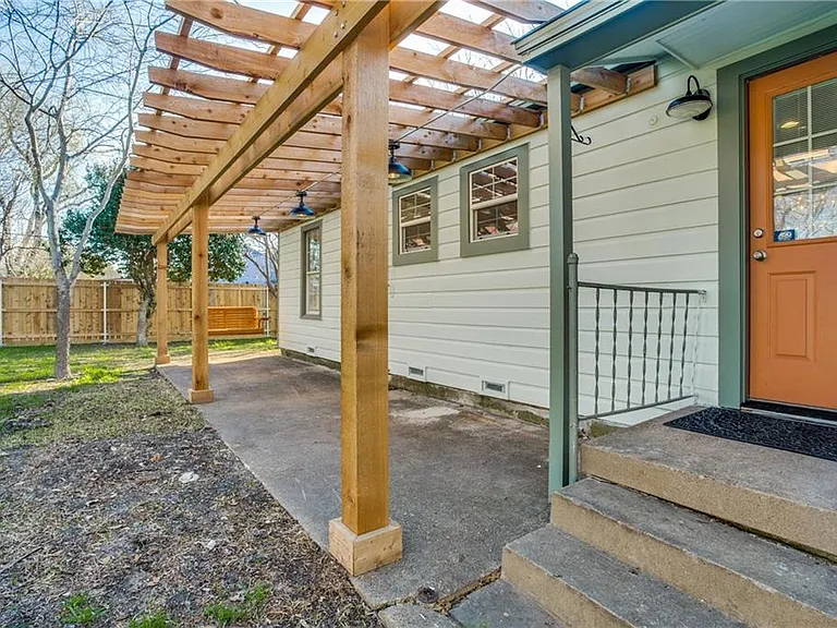3147 Hedgerow Dr — Photo 12