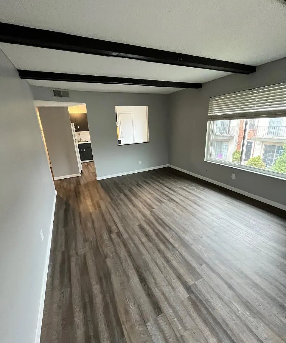 10080 Squire Meadows Dr — Photo 3