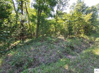 Stuart & Bush Pl, Edwards, MO 65326