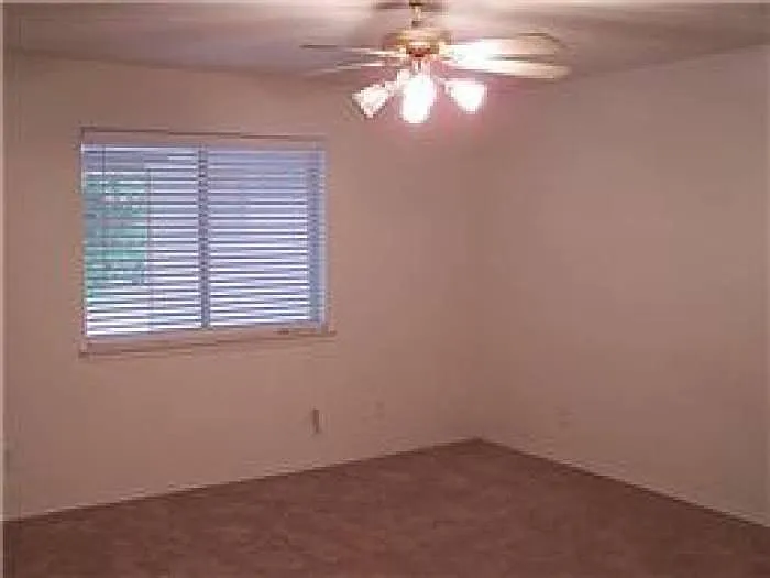 5325 Northridge Blvd — Photo 9