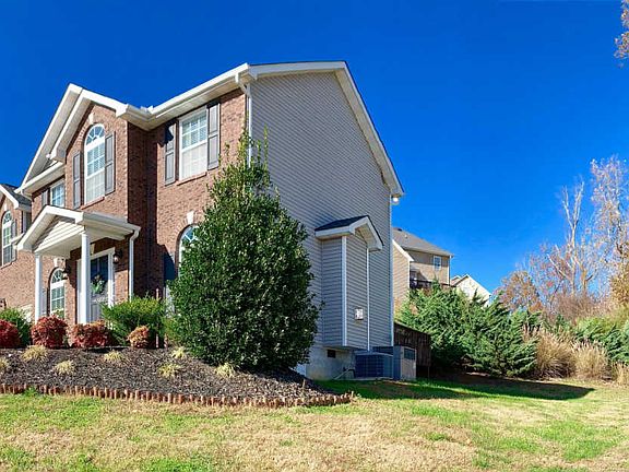3rd image of 5609 Summer Grove Ln
