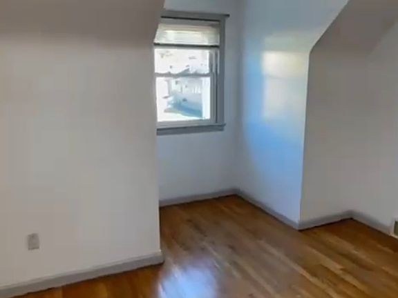 3rd image of 174 Rutherford Pl #1