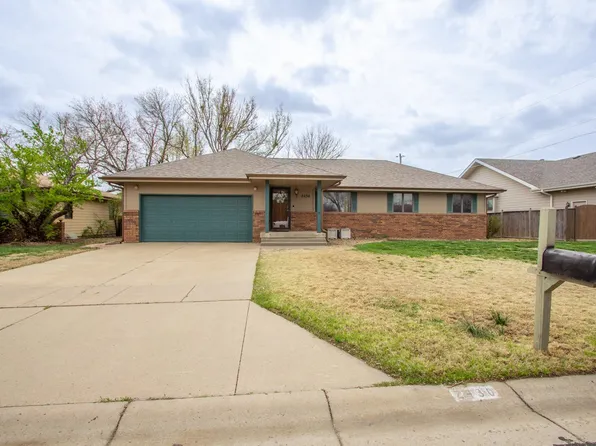 2430 Village Ln, Salina, KS 67401