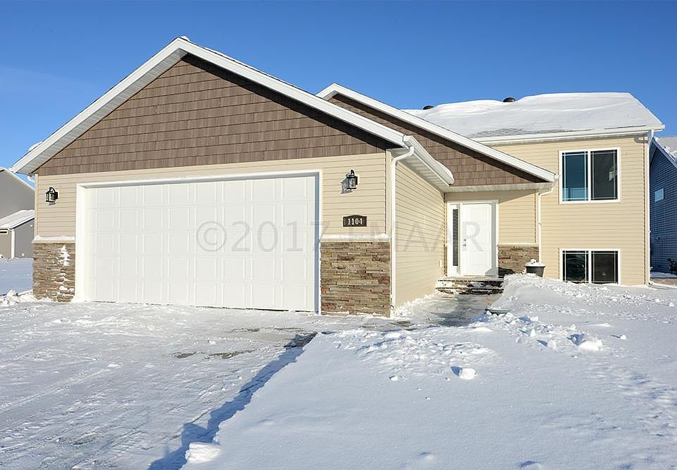 1st image of 1104 44th Ave S