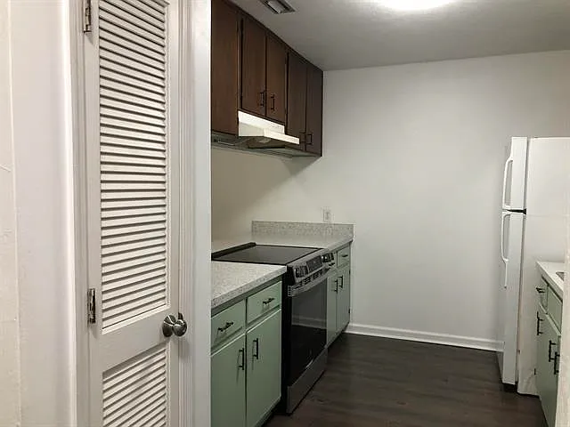 2 bed, 978 sqft, $1,325 — Photo 3
