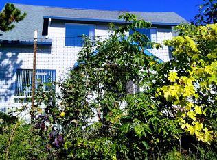 94239 3rd St, Gold Beach, OR 97444