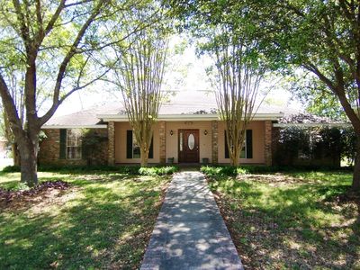 1300 E Holly Hill Cir, Westlake, LA, 70669