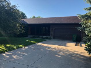 800 Janet St, Sycamore, IL 60178