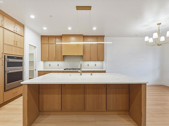5th image of 3709 N 12th Cir