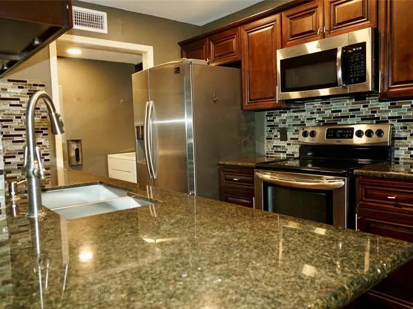 8275 Sands Point Dr #176, Houston, TX 77036