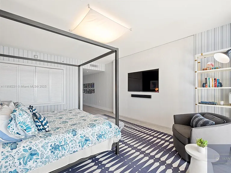 5142 Fisher Island Dr #5142 — Photo 23