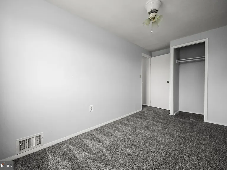 1610 Wentworth Ave — Photo 23