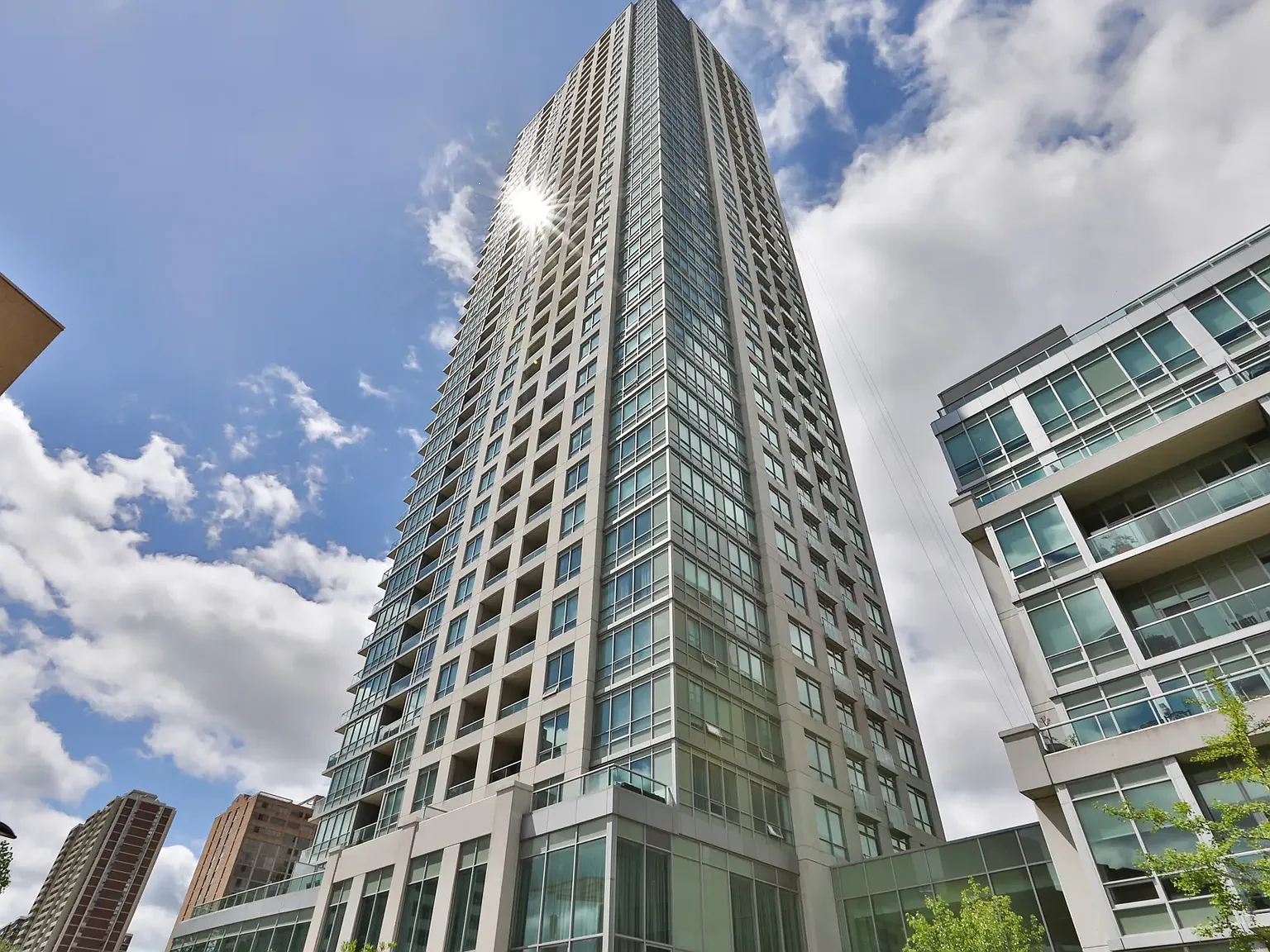 1 bed, 600 sqft, $2,399 — Photo 4