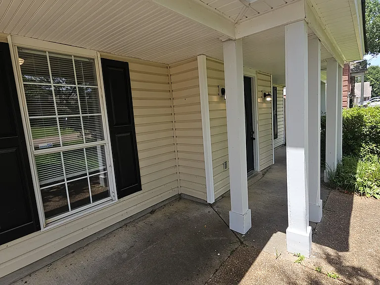 7111 Creekside Dr — Photo 3