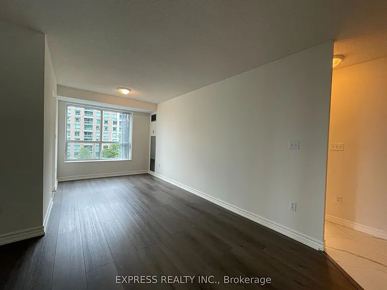 29 Pemberton Ave #503 — Photo 5