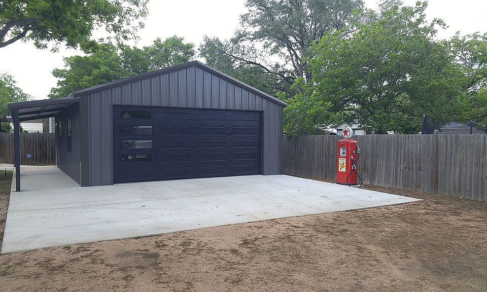 1st image of 614 E Highway St