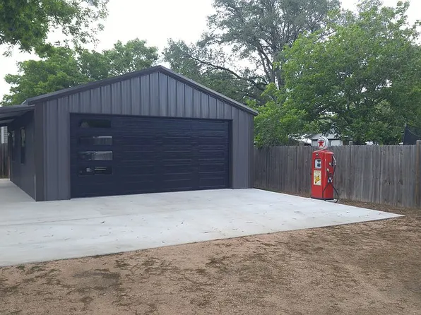 614 E Highway St, Fredericksburg, TX 78624