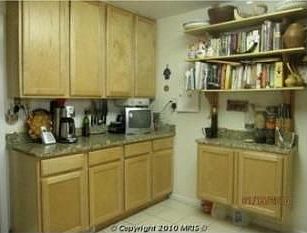 5th image of 11619 Greenlane Dr