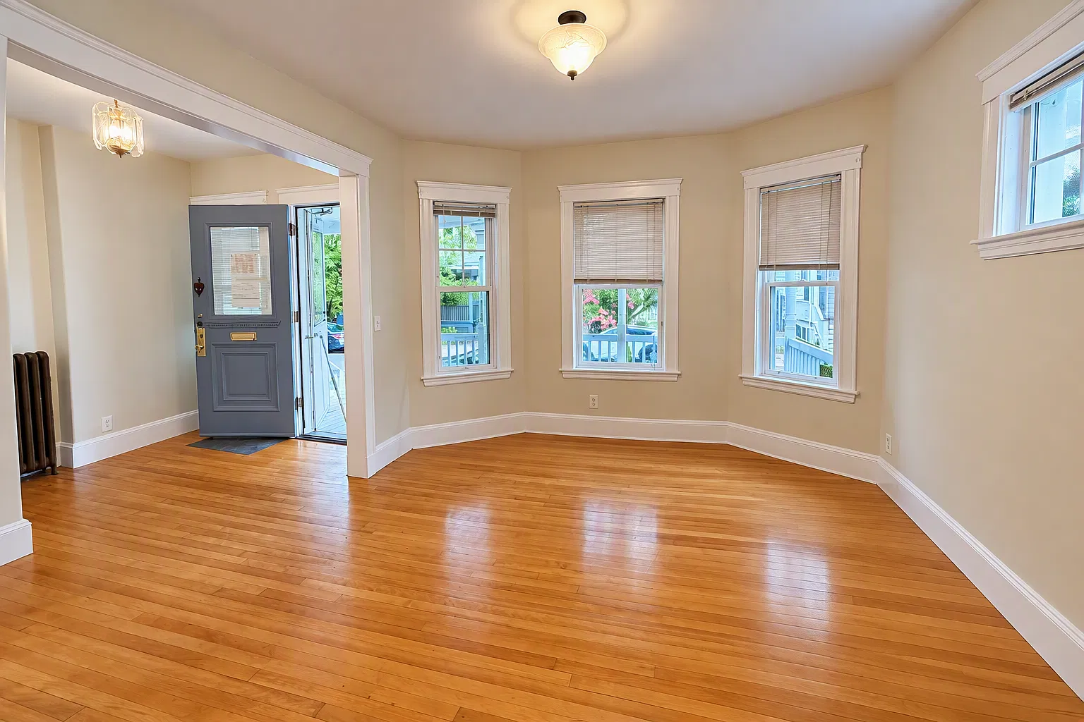 2 bed, 1200 sqft, $3,500 — Photo 1