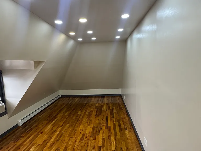 425 Park Ave #3 — Photo 9