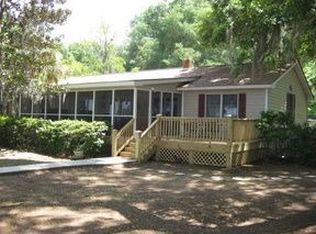 8742 Peters Point Rd, Edisto Island, SC 29438