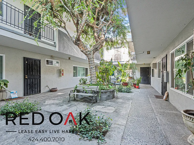 1835 Taft Ave #12 — Photo 3
