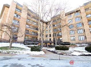 1740 Mission Hills Rd APT 206, Northbrook, IL 60062