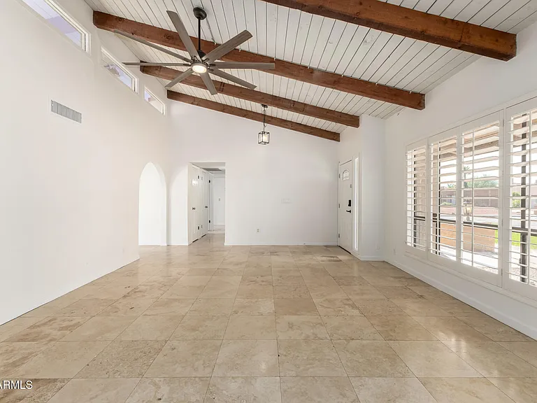 6517 S Hazelton Ln — Photo 4