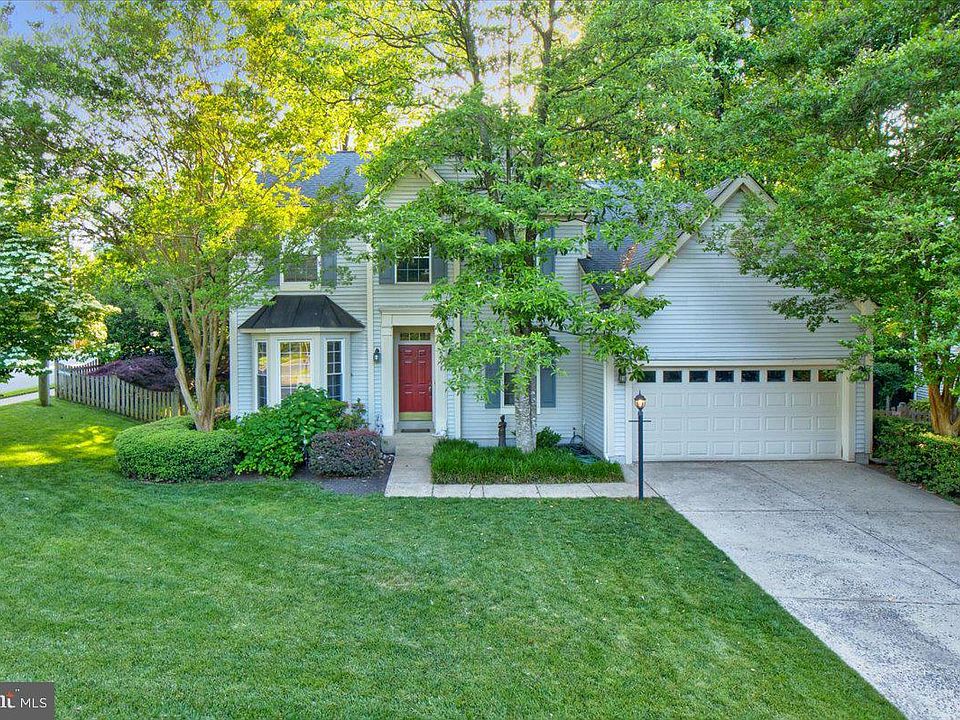 1st image of 3098 Savoy Dr