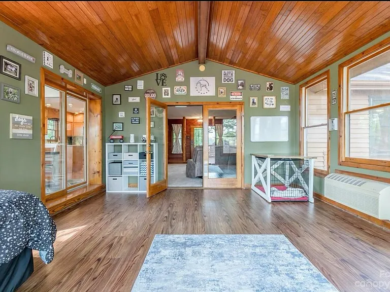318 Wellington Dr — Photo 20