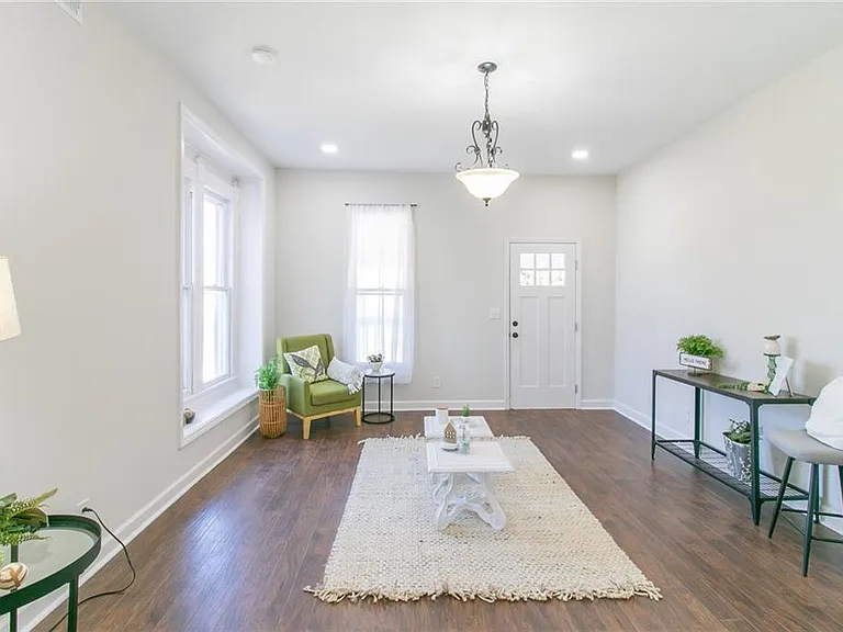 110 Emerson St #B — Photo 2