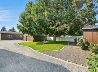 5325 N Vincent Rd, Newman Lake, WA 99025