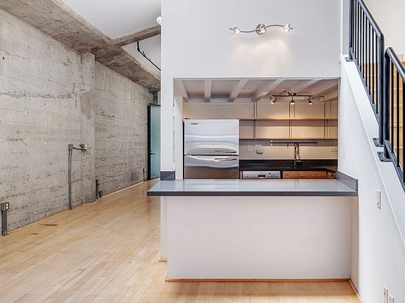 3rd image of 601 4th St Unit 118
