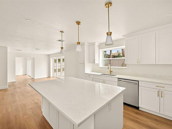 4th image of 2171 Beecher Rd