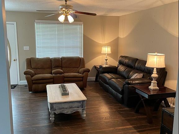 Image 4: 1CABC397-1E24-4288-88C8-91E2D5FBF58A